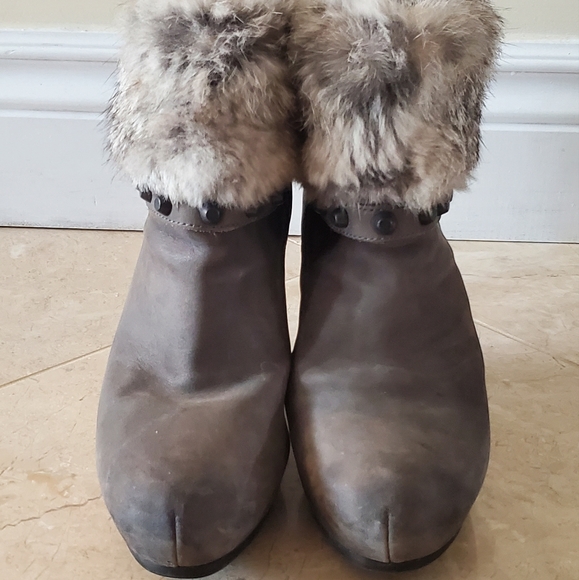 ASH LEATHER COVERED WEDGE ZIPPER BOOTIES WITH RABBIT FUR AND STUD DETAILING 40 - Picture 7 of 15